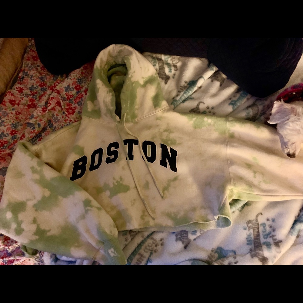 Cropped tie-dye Boston hoodie